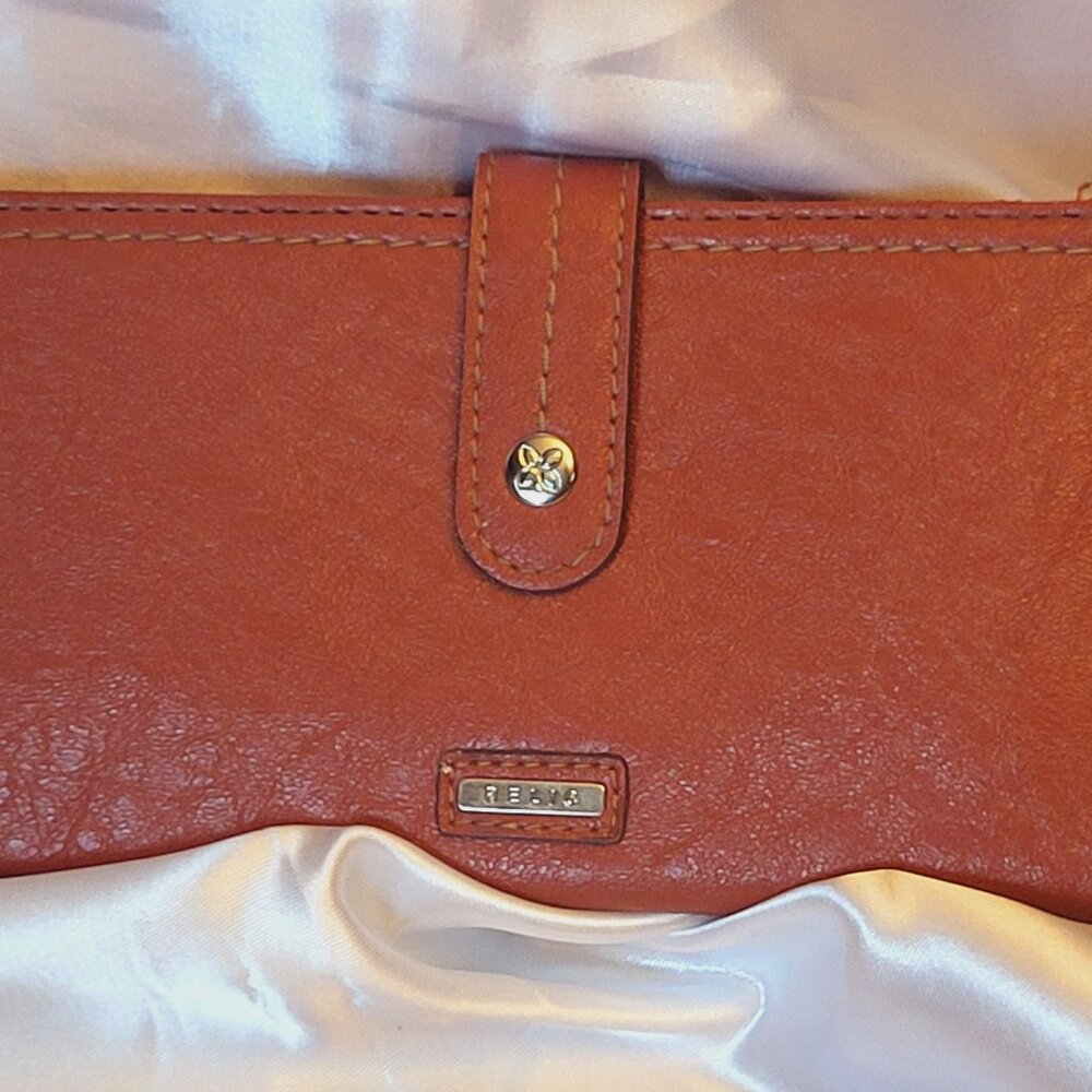 Relic by Fossil ~ Salmon / Orange Wallet ~ Excellent Condition